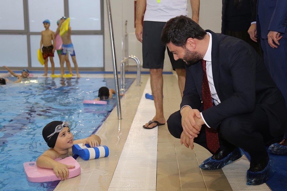 Kağıthane’de herkes yüzme öğrenecek 