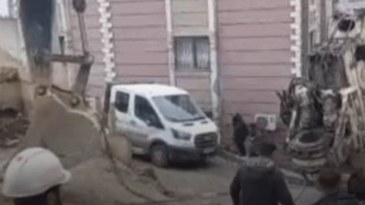 Kağıthane'de korkutan kaza: İş makinesini taşıyan halat koptu!