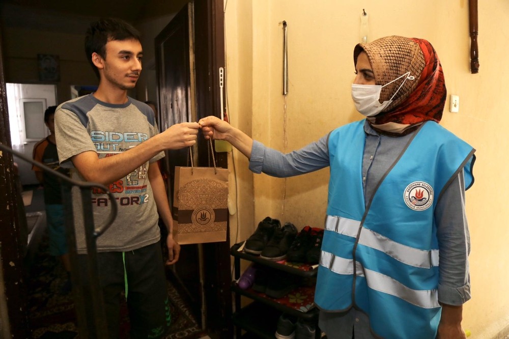 Kağıthane’de sınavlar öncesi öğrencilere motivasyon hediyesi 
