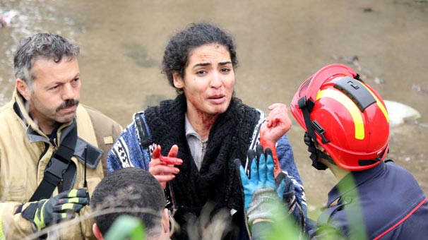 Kağıthane'de sinir krizi geçiren kadın polise zor anlar yaşattı