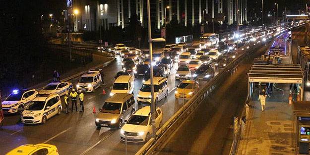 Kağıthane'de trafik kazası: 2 yaralı