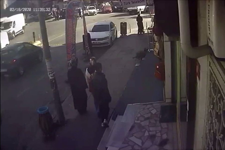 Kağıthane’de yankesicilik yapan 10 yaşındaki çocuk vatandaşlar tarafından yakalandı 
