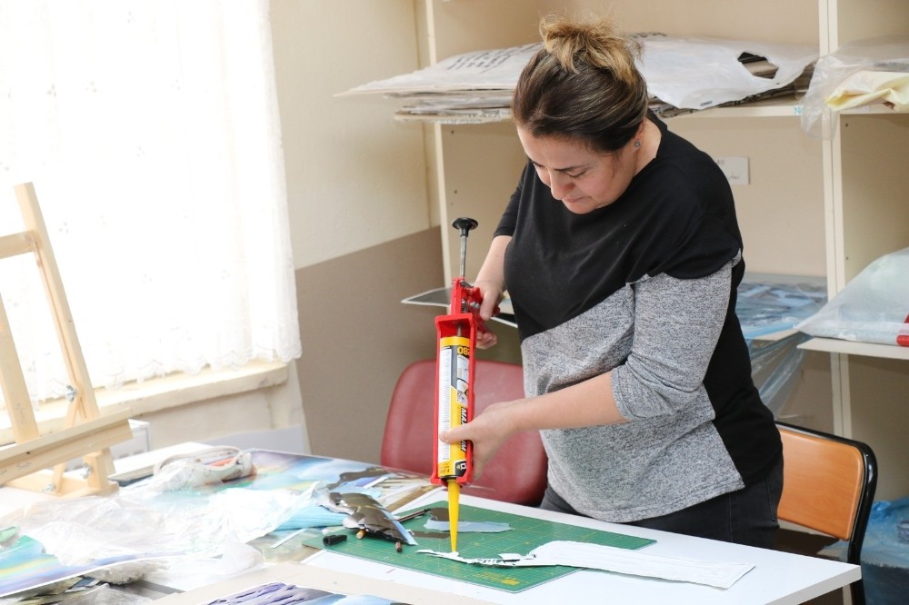 Kağıtlar kadıların elinde hayat buluyor 