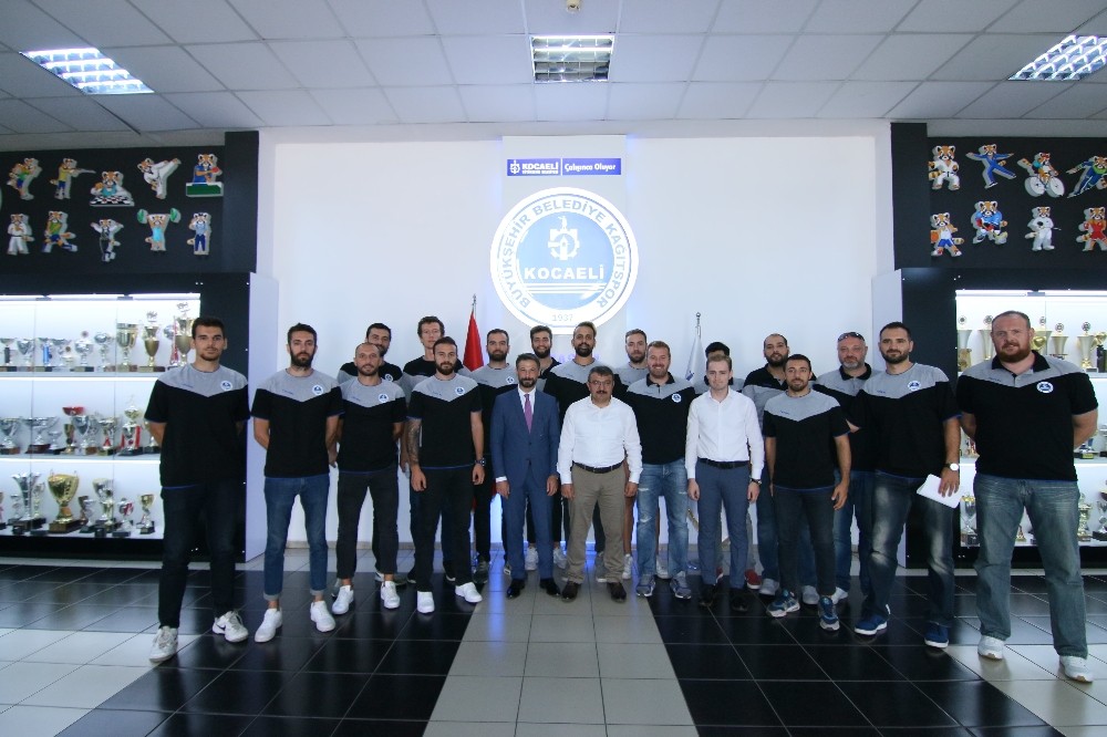 Kağıtspor Basketbol’da imzalar atıldı 