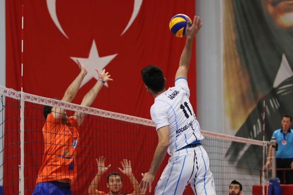 Kağıtspor’dan voleybol ve basketbolda 2 başarı 