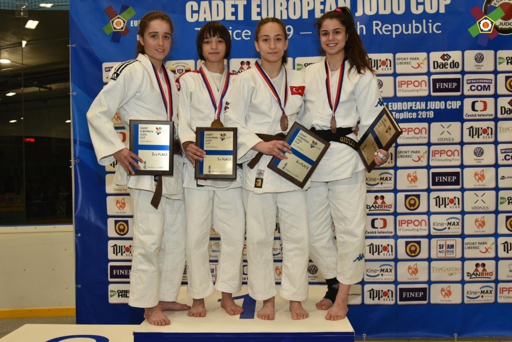 Kağıtsporlu judocu Merve, dünyada 1 numara oldu 