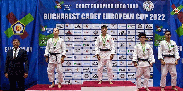 Kağıtsporlu judocular Avrupa'dan madalyayla döndü