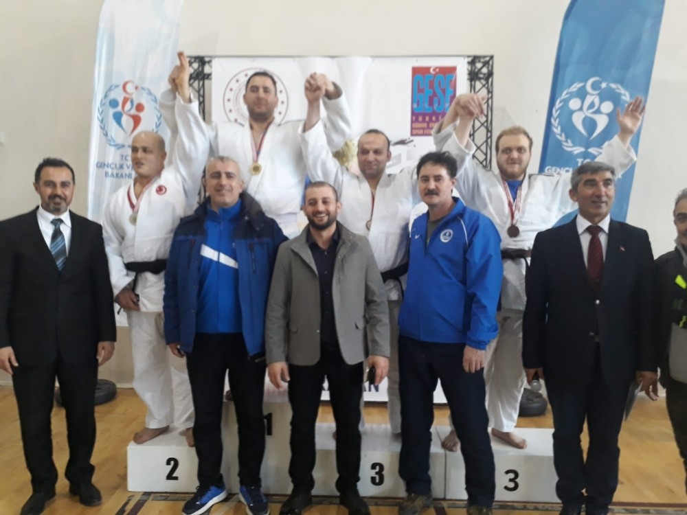 Kağıtsporlu Judoculardan 3. kez kupa geldi 