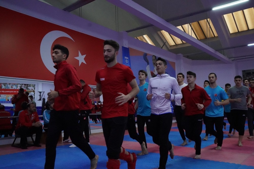 Kağıtsporlu karateciler Avrupa arenasında 