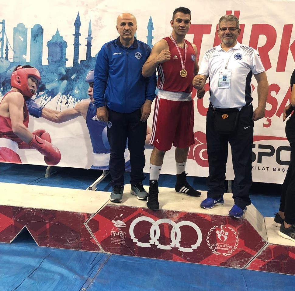 Kağıtsporlu Samet Türkiye Şampiyonu 