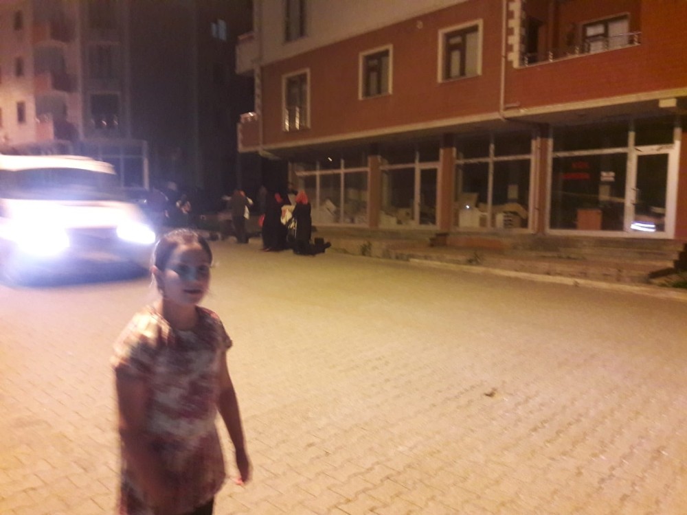 Kağızman’da deprem; vatandaşlar sokaklara çıktı 