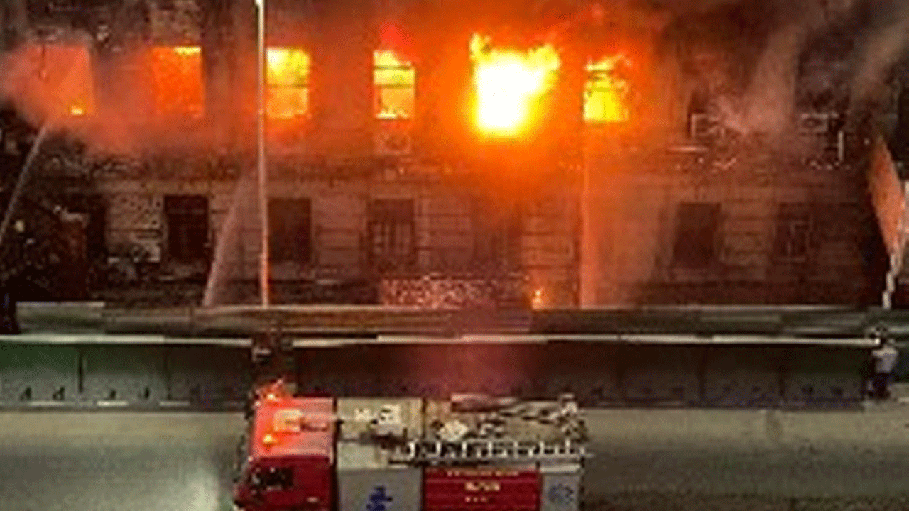 Kahire'de telekomünikasyon şirketinde yangın: Ölü ve yaralılar var!