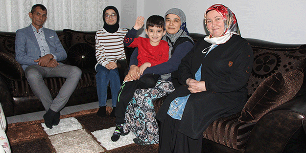 Kahraman madenciden alkışlık hareket: Yeni evinin kapısını depremzede aileye açtı