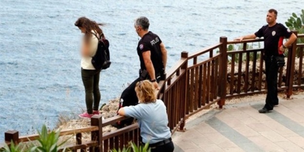 Kahraman polis intihardan kurtardı