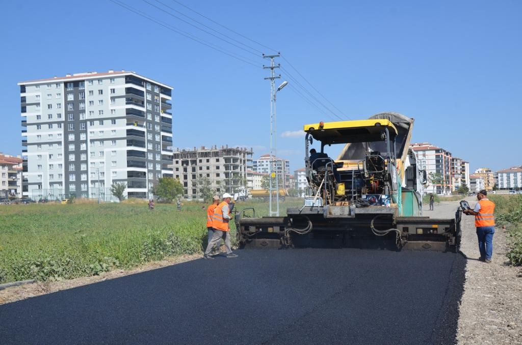 Kahramankazan'da asfaltsız yol kalmayacak