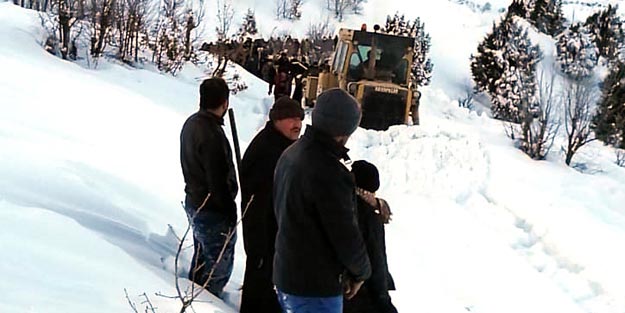 Kahramanmaraş Çağlayancerit'te çığ düştü! 1 kişi çığ altında kaldı