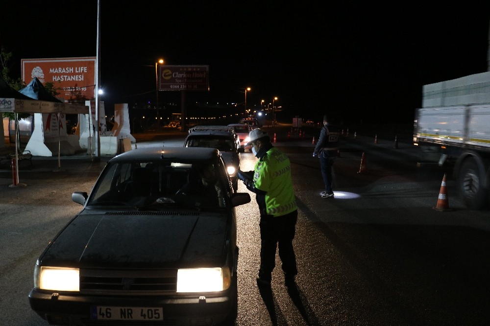 Kahramanmaraş’da giriş çıkış kısıtlaması sona erdi, polis noktalarında araç yoğunluğu oluştu 