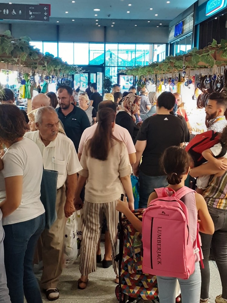 Kahramanmaraşlılar yöresel pazarı sevdi 