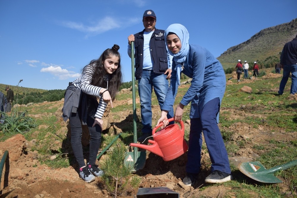 Kahramanmaraş’ta 5 bin fidan toprakla buluştu 