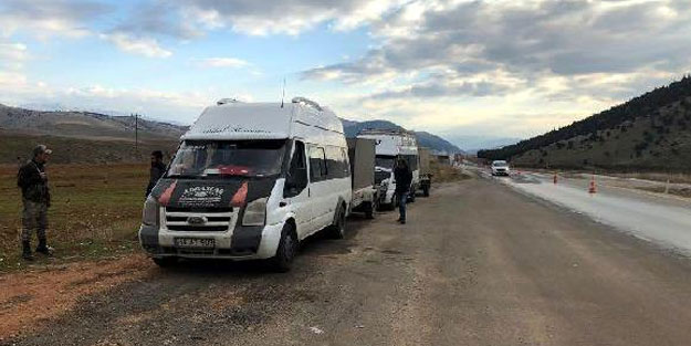 Kahramanmaraş'ta 52 Afgan kaçak yakalandı