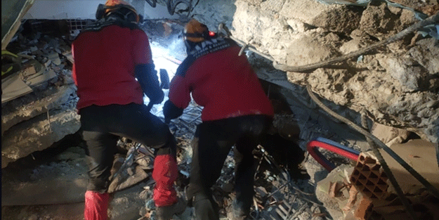 Kahramanmaraş'ta enkaz altında kalan kişi depremden 72 saat sonra kurtarıldı