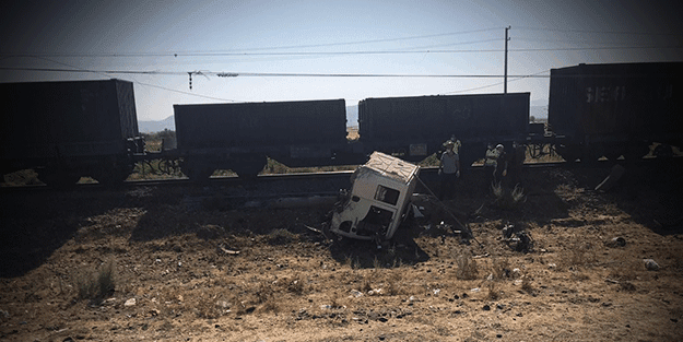 Kahramanmaraş'ta feci kaza! Yük treni kamyonu biçti