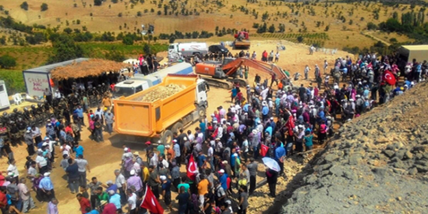 Tansiyon bir anda yükseldi, herkes oraya akın etti