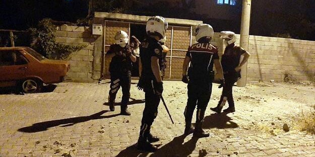Kahramanmaraş'ta iki aile birbirine girdi