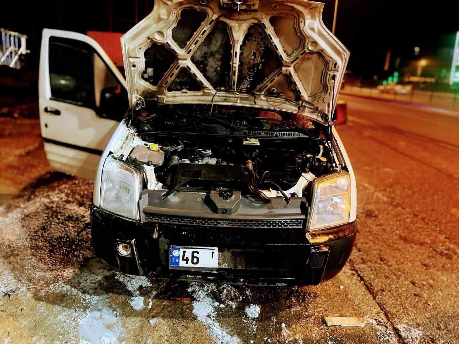 Kahramanmaraş’ta iki farklı noktada araç yangını söndürüldü