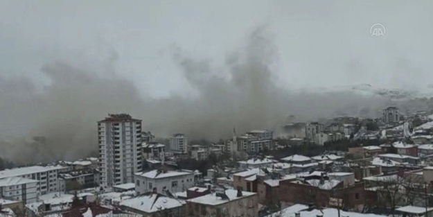 Kahramanmaraş'ta ikinci depremin ardından ürküten görüntü!