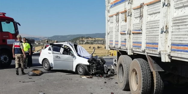 Kahramanmaraş'ta otomobil ile kamyon çarpıştı: 1 ölü