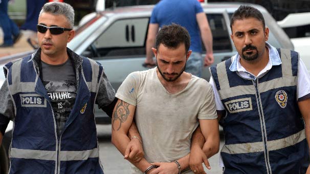 Kahramanmaraş'ta otomobilden çaldı! Sahibinin arkadaşına satmaya çalışırken yakalandı