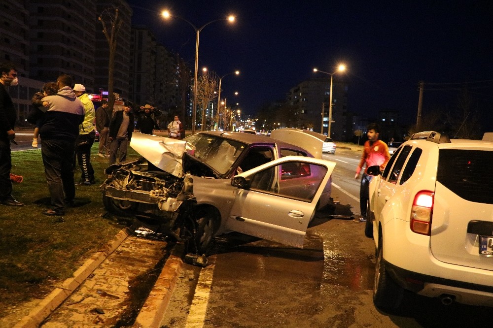 Kahramanmaraş’ta trafik kazası: 1 ağır 4 yaralı 