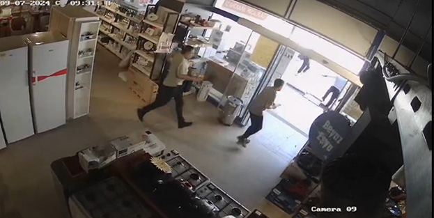 Kahramanmaraş'taki deprem anı güvenlik kamerasında!