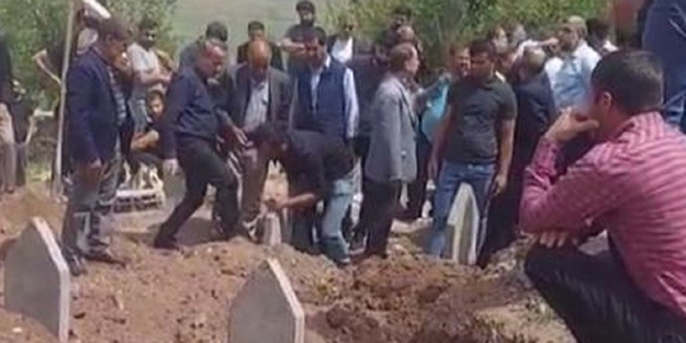 Kahreden olay: Annesinin cenazesini memleketine getirirken kazada öldü