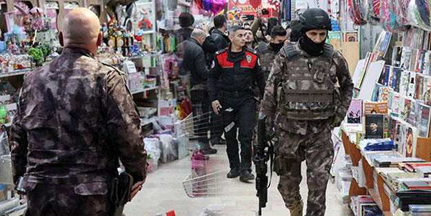 ‘Kahrolsun ABD’ sloganıyla içeri girdi... Çalışanları rehin aldı