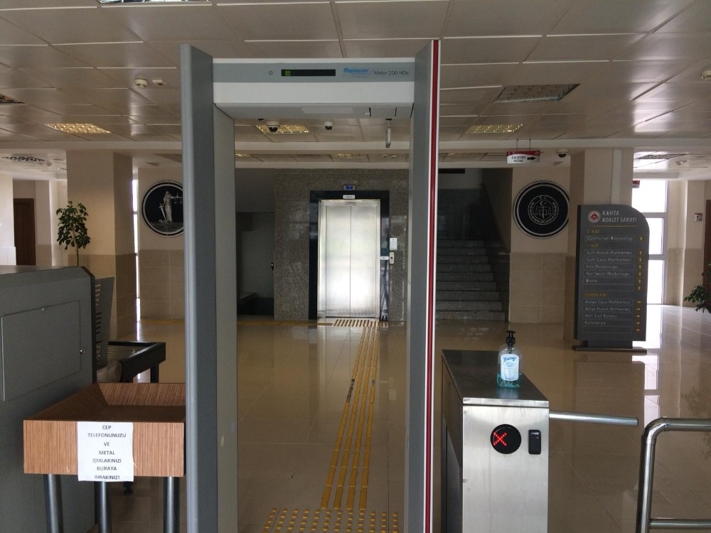 Kahta Adliyesi’nde korona virüs tedbirleri 