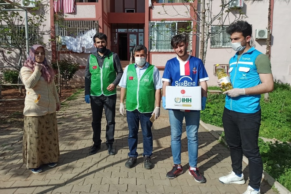 Kahta’da bin 350 aileye yardım ulaştı 