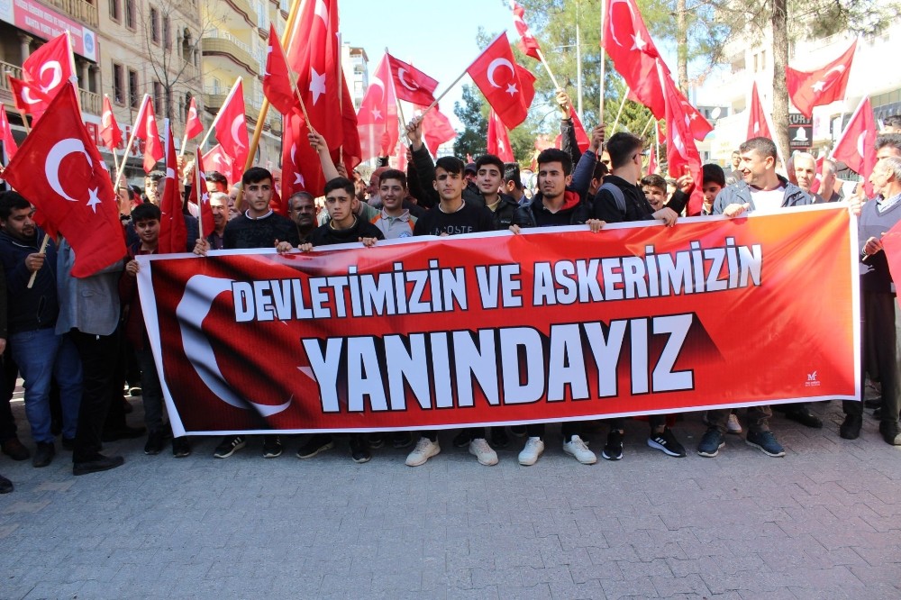 Kahta’da binlerce genç şehit ve gaziler için yürüdü 