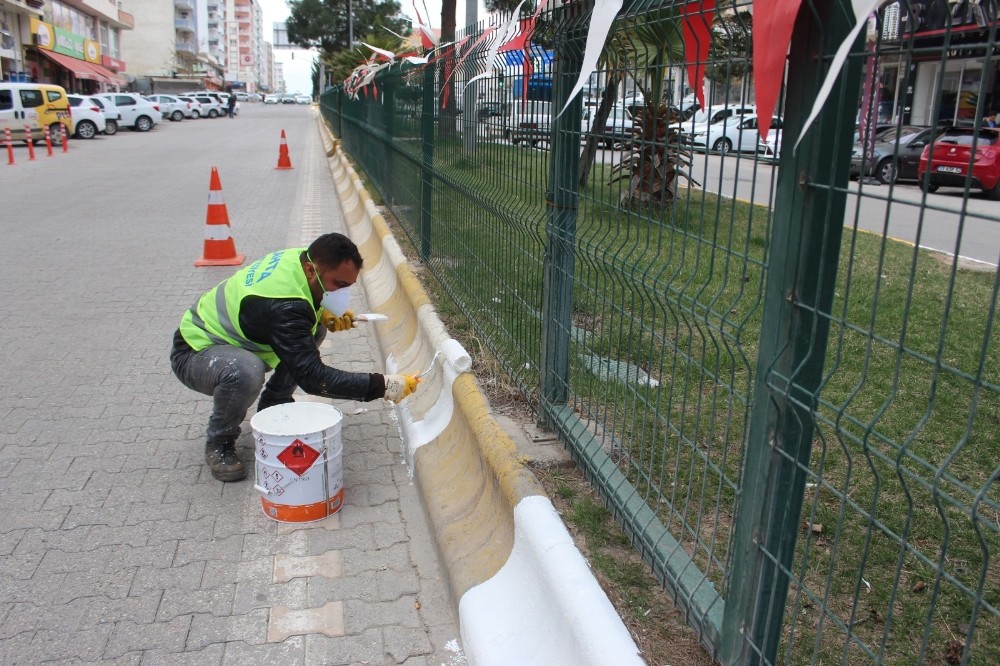 Kahta’da dezenfekte çalışmaları son sürat 