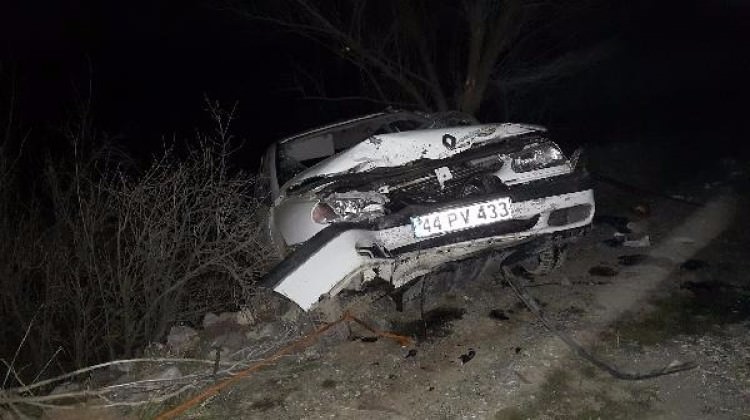 Kahta’da otomobil köprüden uçtu: 6 yaralı