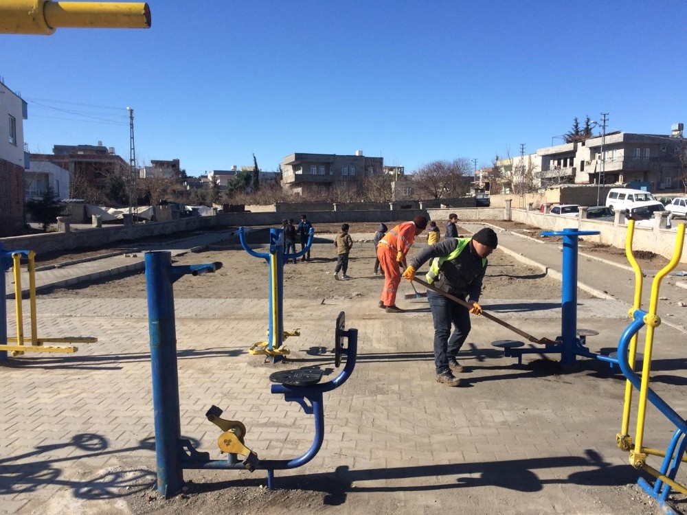 Kahta’daki parklar bakım ve onarımdan geçiyor 