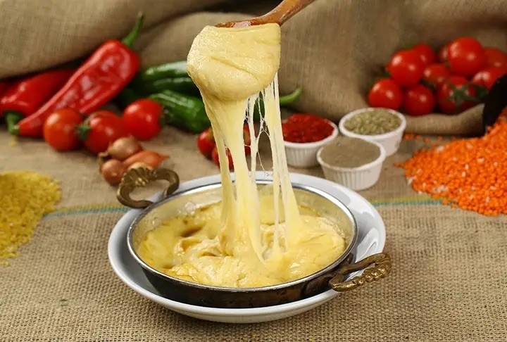 Kahvaltılarınızın vazgeçilmezi olacak kuymak tarifi