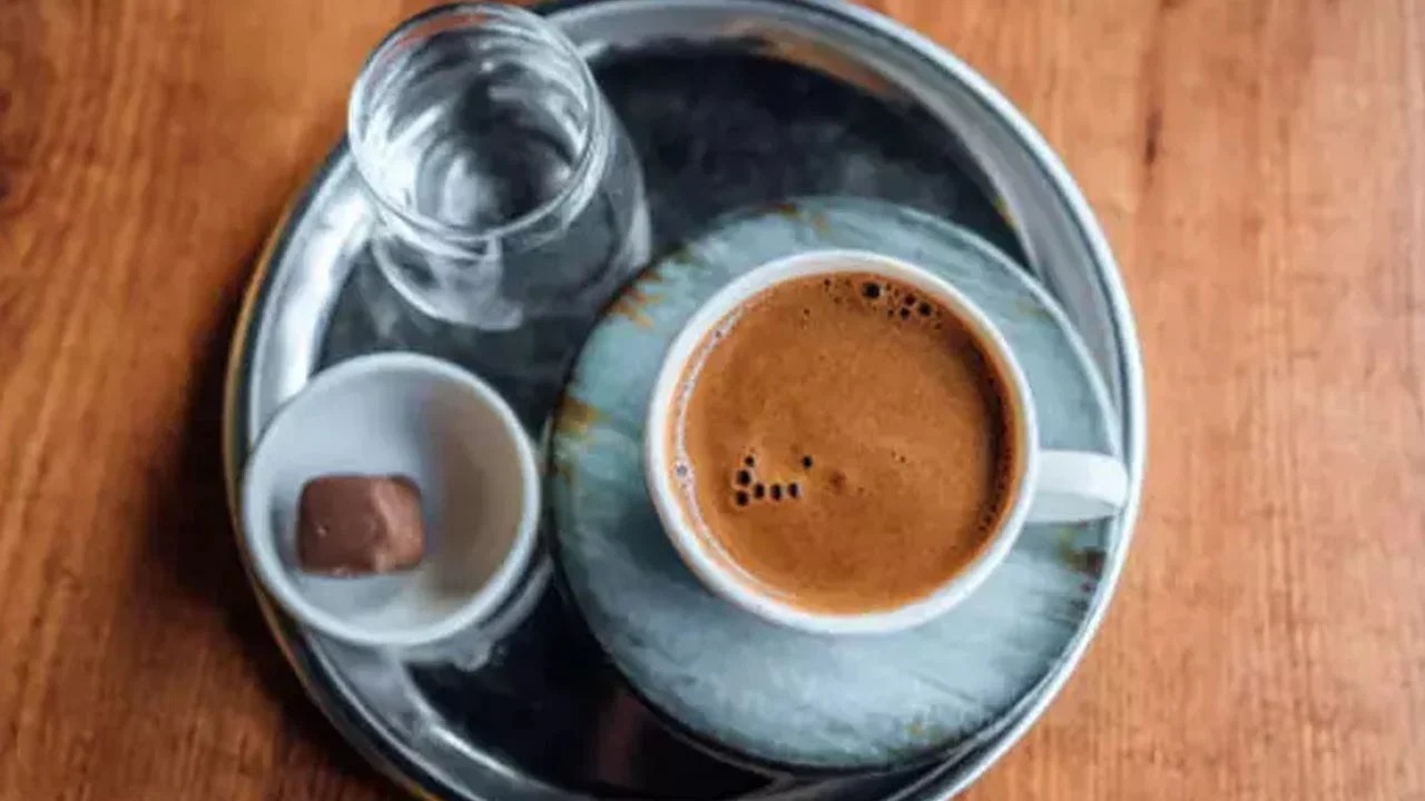 Kahve telvesini çöpe atan bin pişman: Ömrü 1.8 yıl uzatıyor! Temizliğin en altın maddesi