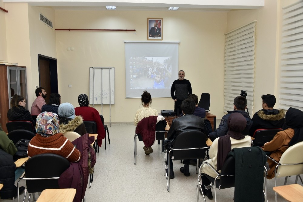 Kahveci genç fotoğrafçılarla buluştu 