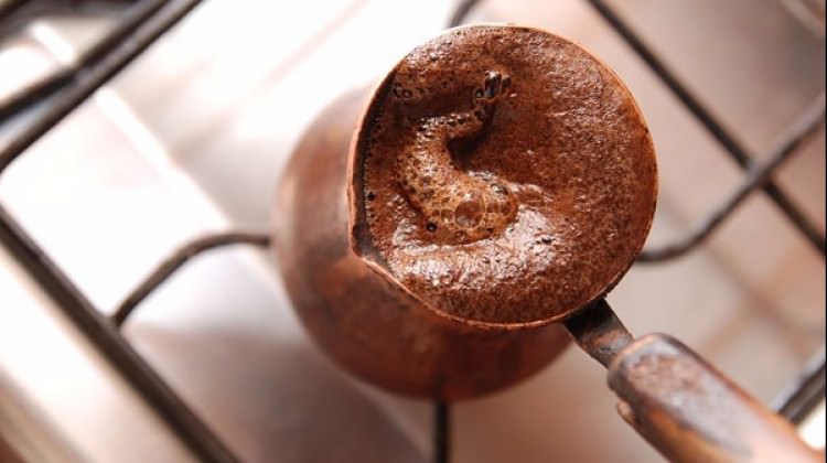 Kahveyi köpüklü yapmak için..