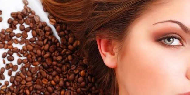 Kahveyi su ile karıştırıp saçınıza sürün: Saç dökülmesine birebir, üstelik doğal