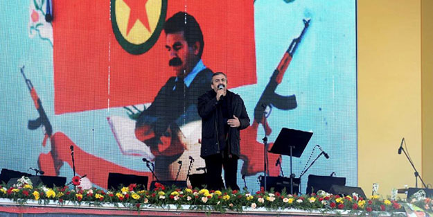Kalaşnikoflu barış çağrısı!