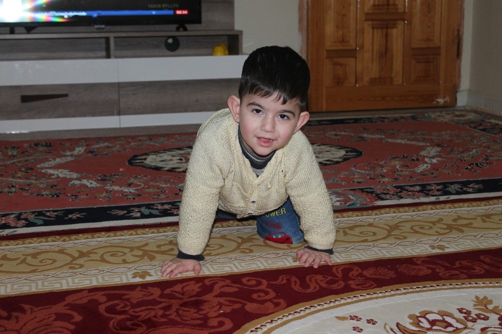 Kalbi yüzde 16 atan 2 buçuk yaşındaki yaşındaki İlyas’ın babası yetkililere seslendi: 