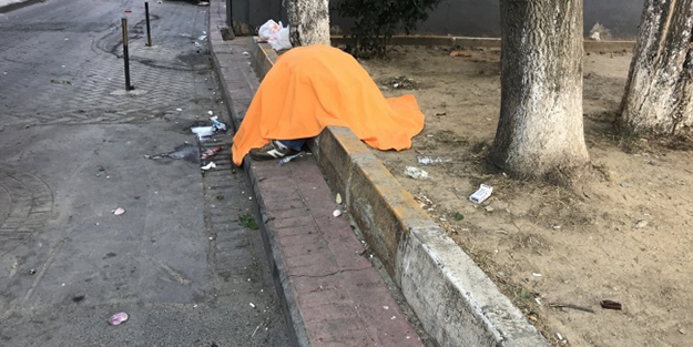 Kaldırımda oturuyor sandılar ancak acı gerçek ortaya çıktı